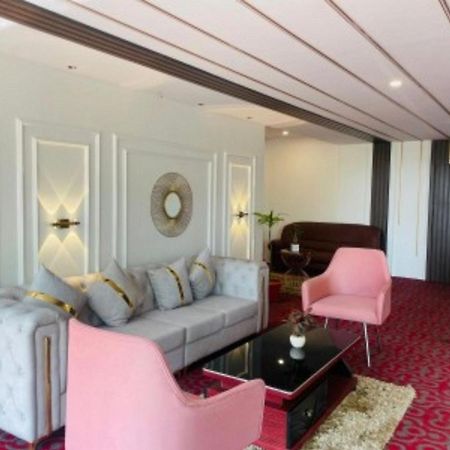 Vovo Hotels Yelahanka Εξωτερικό φωτογραφία