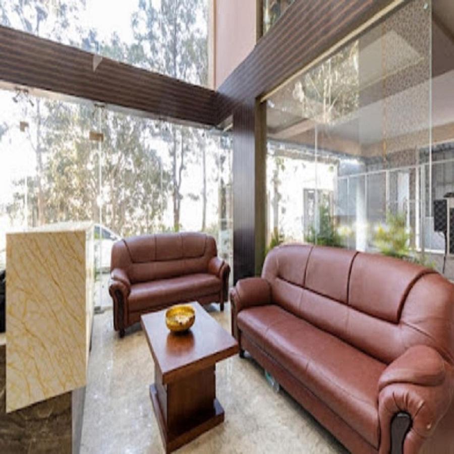 Vovo Hotels Yelahanka Εξωτερικό φωτογραφία