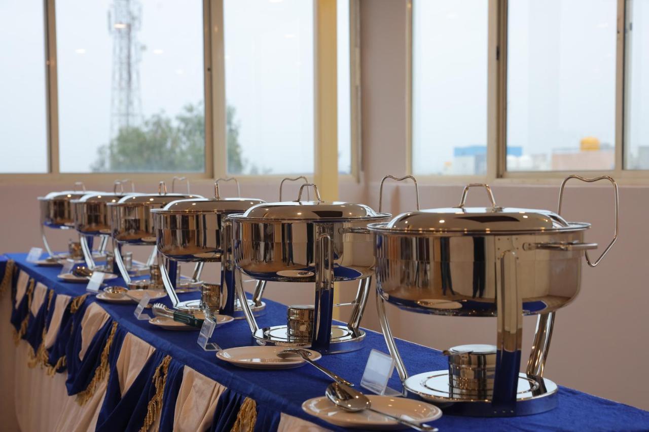 Vovo Hotels Yelahanka Εξωτερικό φωτογραφία