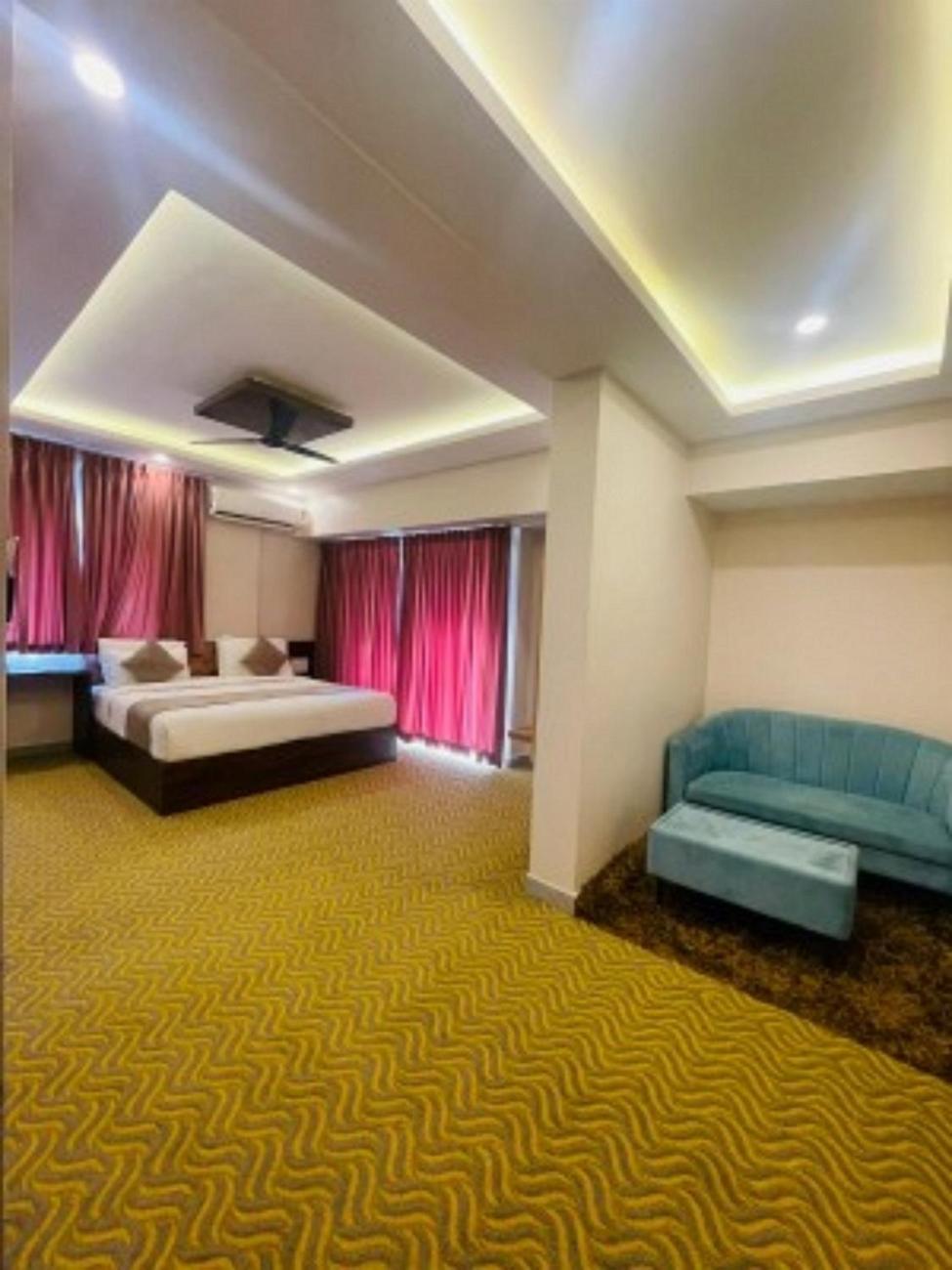 Vovo Hotels Yelahanka Εξωτερικό φωτογραφία