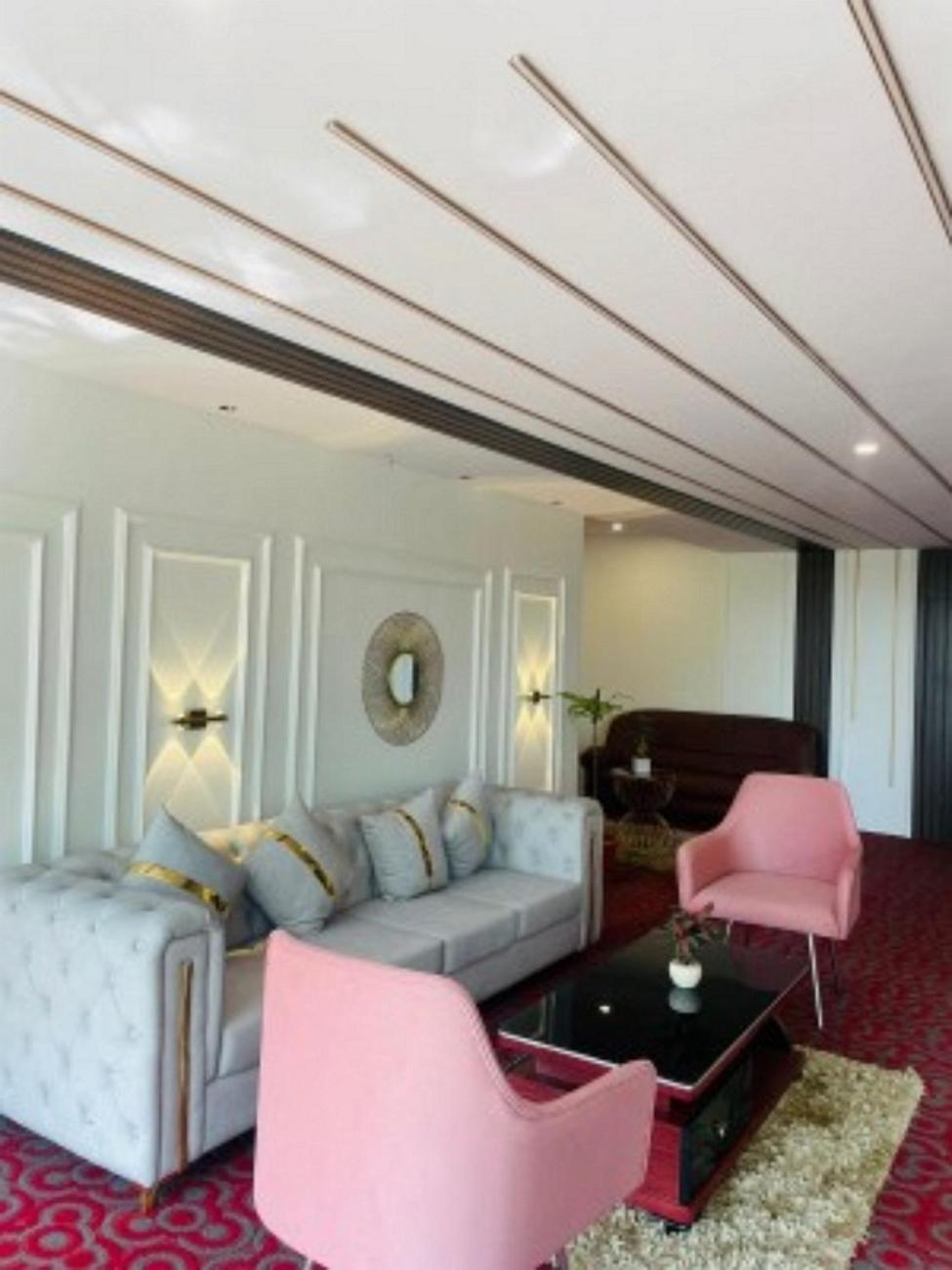 Vovo Hotels Yelahanka Εξωτερικό φωτογραφία