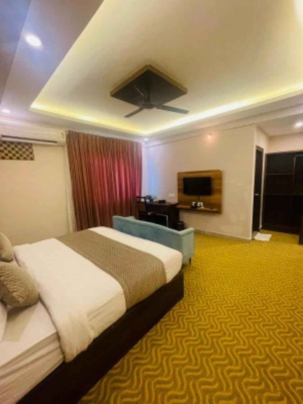 Vovo Hotels Yelahanka Εξωτερικό φωτογραφία