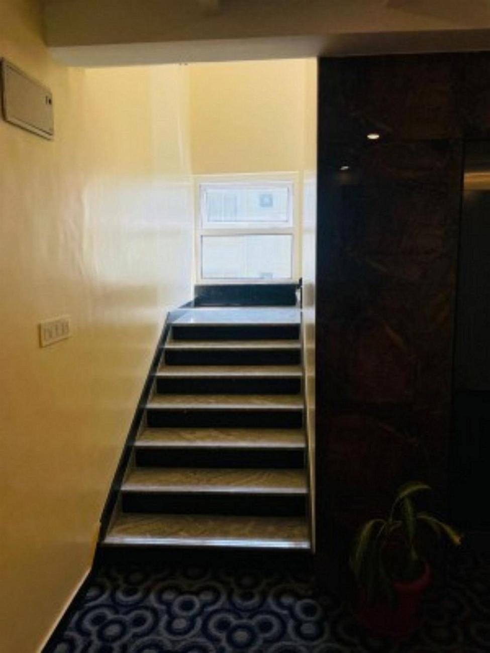 Vovo Hotels Yelahanka Εξωτερικό φωτογραφία