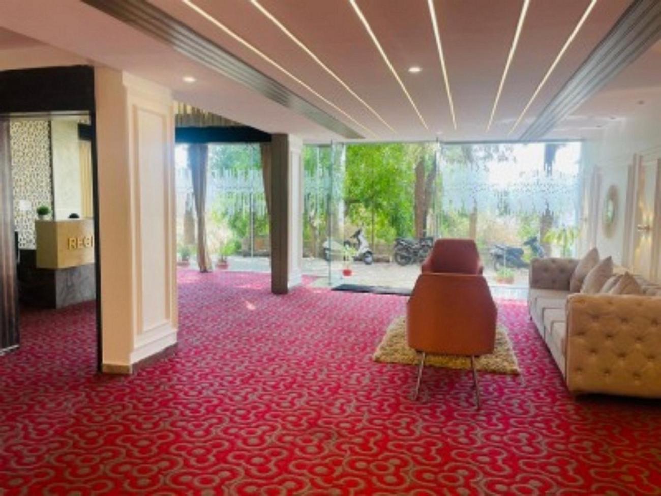 Vovo Hotels Yelahanka Εξωτερικό φωτογραφία