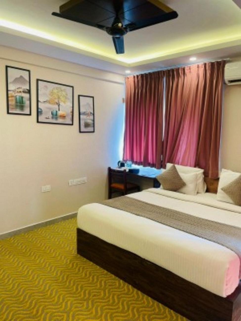 Vovo Hotels Yelahanka Εξωτερικό φωτογραφία